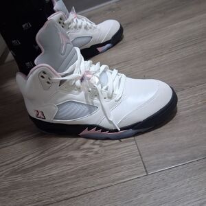 Jordan Sneakers White and Pink